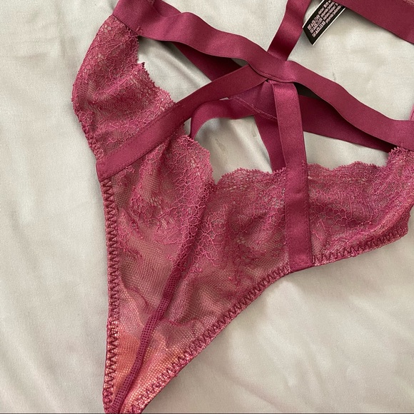 Victoria’s Secret lace strappy Teddy bodysuit - Picture 9 of 9